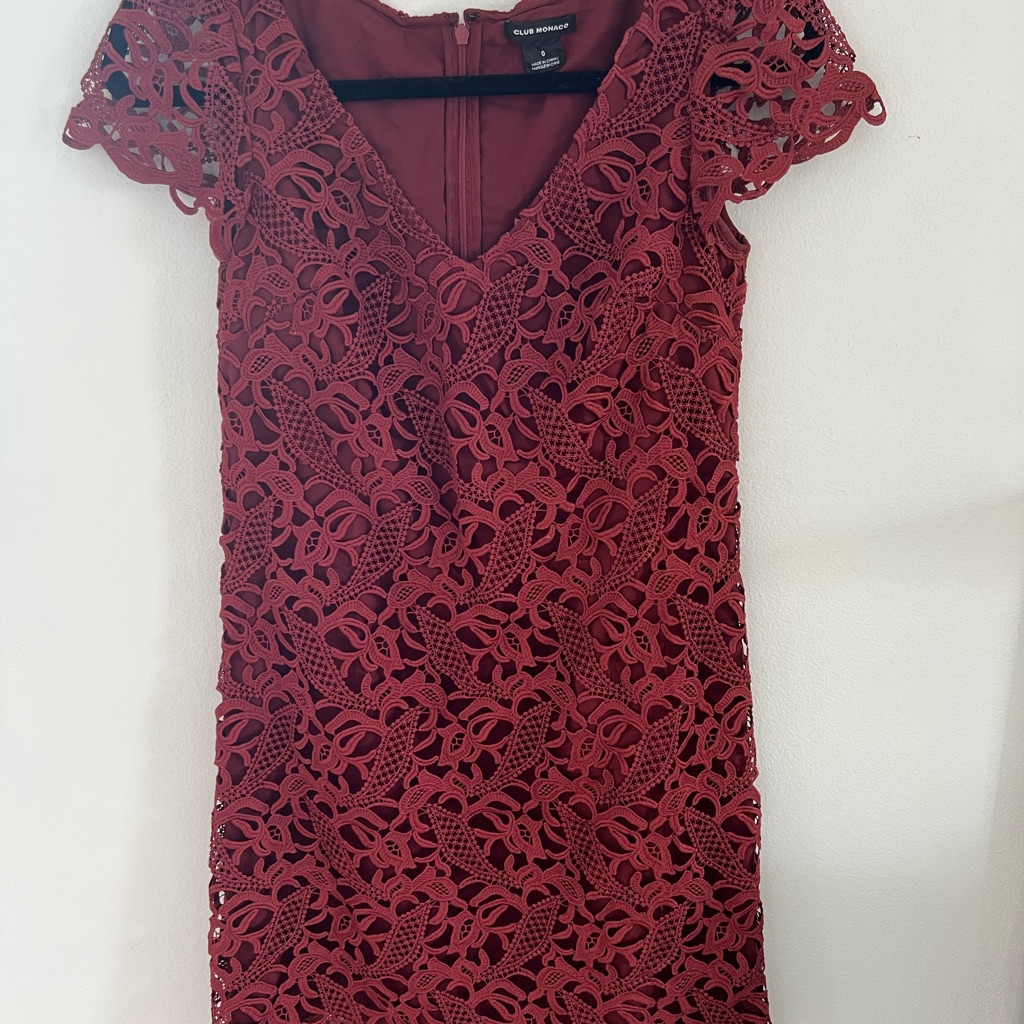 Club Monaco Elegant Lace Dress In Rich Burgundy